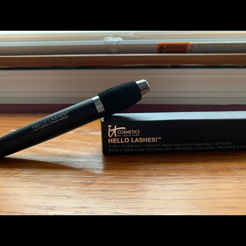 ‘It Cosmetics’ Hello Lashes! Mascara